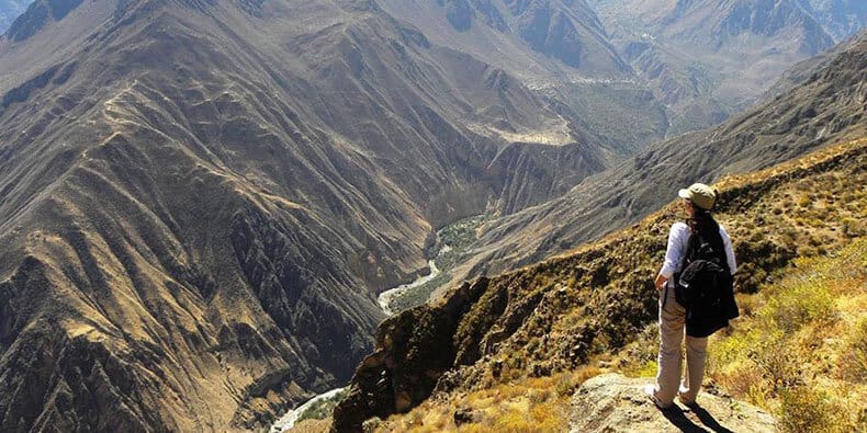 trilha no canon de colca